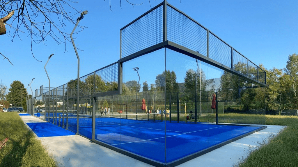 Construcción de pistas de pádel panorámicas